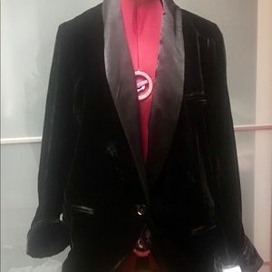 Velvet loose fitting tuxedo jacket. Never worn.